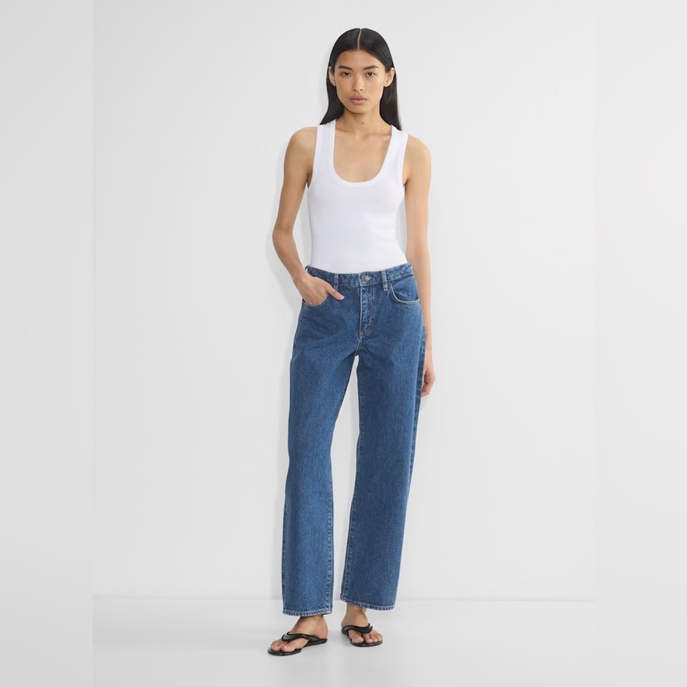 🆕 Aritzia Denim Forum Kai Relaxed Mid-rise Barrel
Jean